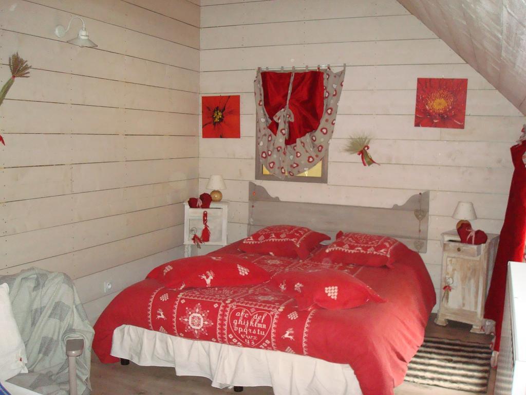 Aux Greniers A Reves Bed & Breakfast Plestan Exterior photo