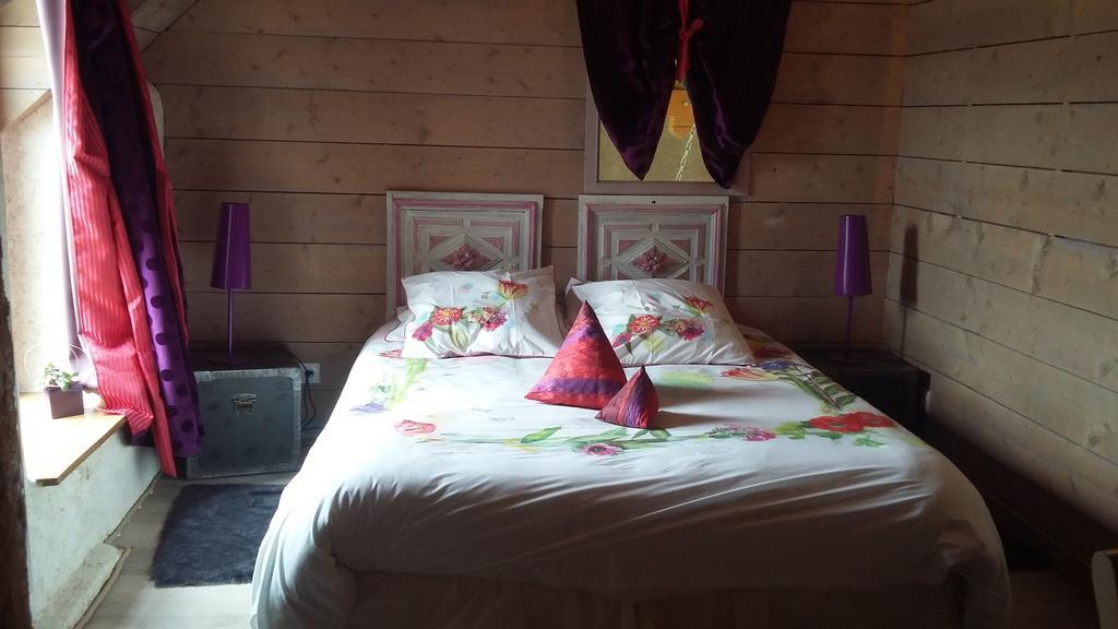 Aux Greniers A Reves Bed & Breakfast Plestan Exterior photo