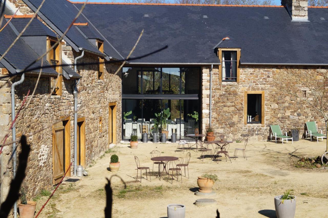 Aux Greniers A Reves Bed & Breakfast Plestan Exterior photo